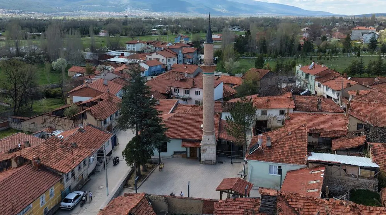 Caminin duvarındaki sır yüzyıllar sonra ortaya çıktı! Mekke detayı dikkat çekti
