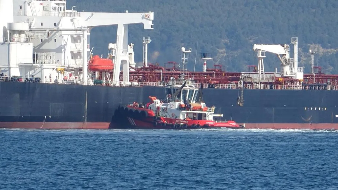 Çanakkale Boğazı'nda tehlikeli anlar! Dev tanker sürüklendi, ekipler teyakkuza geçti
