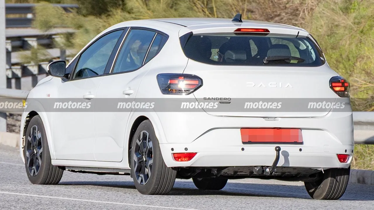 Dacia'nın uygun fiyatlı yeni hibrit model! İlk kez görüntülendi