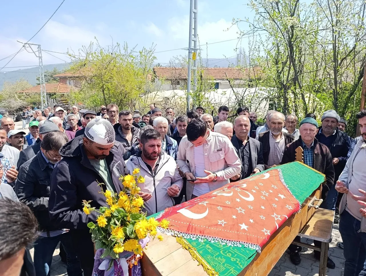Doğum yolunda facia: Karnındaki 9 aylık bebeği ile can verdi