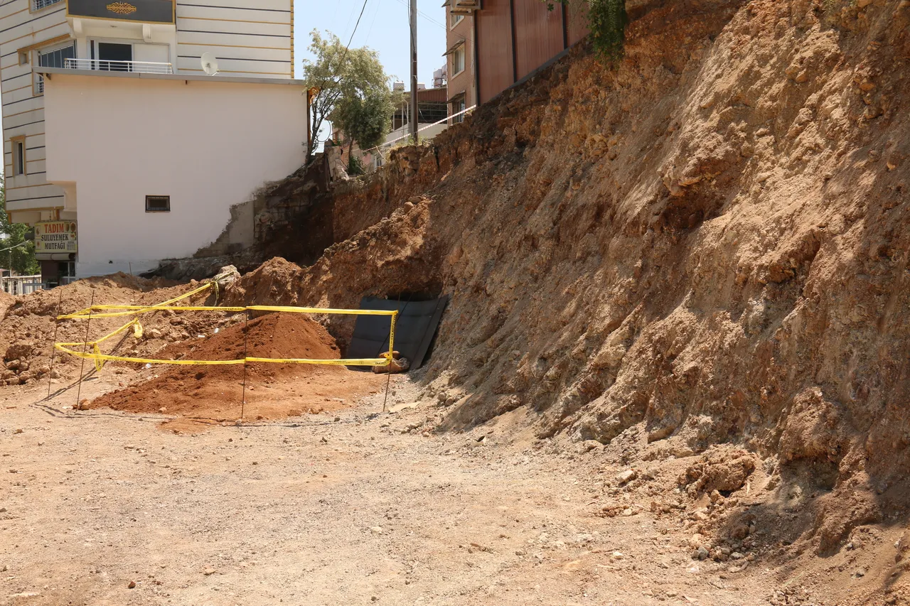 Hatayda temel kazısından tarih fışkırdı!