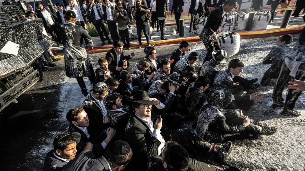 İsrail köşeye sıkıştı: Kendi vatandaşları orduya savaş açtı