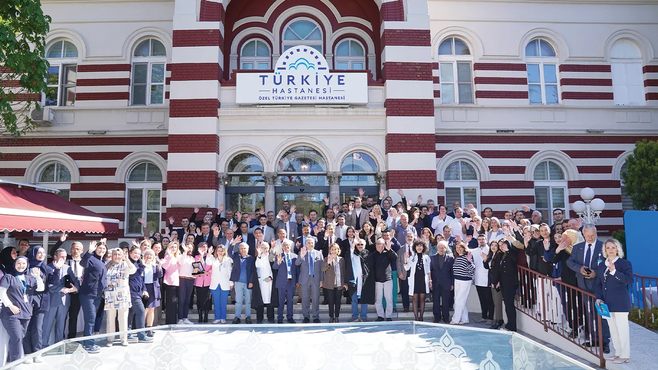Sağlıkta güvenin adresi, yeni yaşını çalışanlarıyla kutladı: Türkiye Hastanesi 35 yaşında