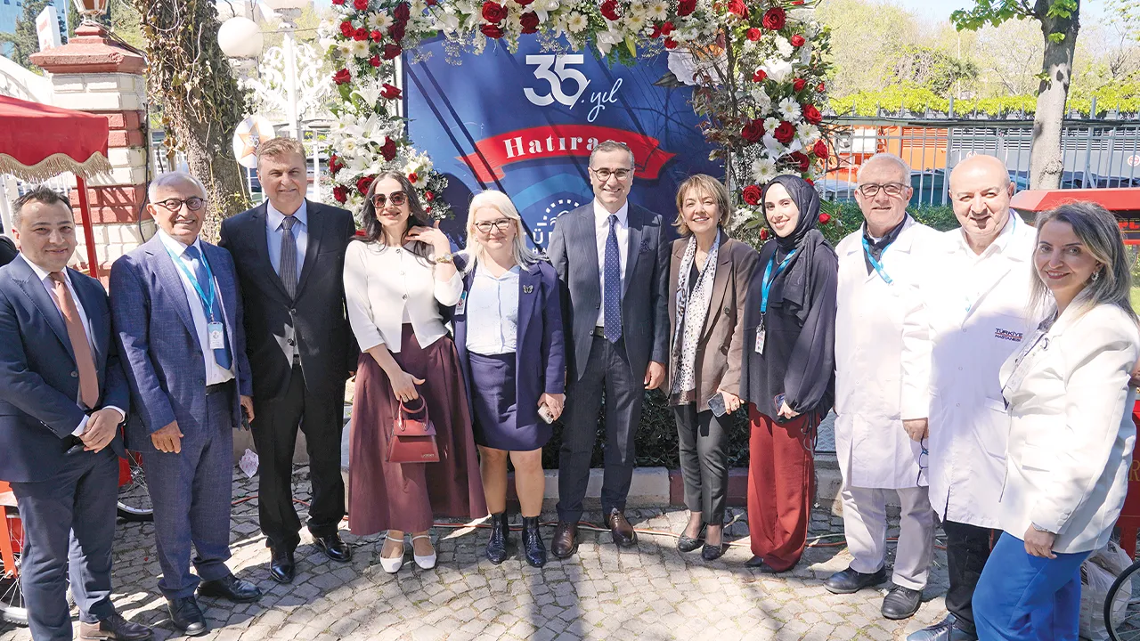 Sağlıkta güvenin adresi, yeni yaşını çalışanlarıyla kutladı: Türkiye Hastanesi 35 yaşında