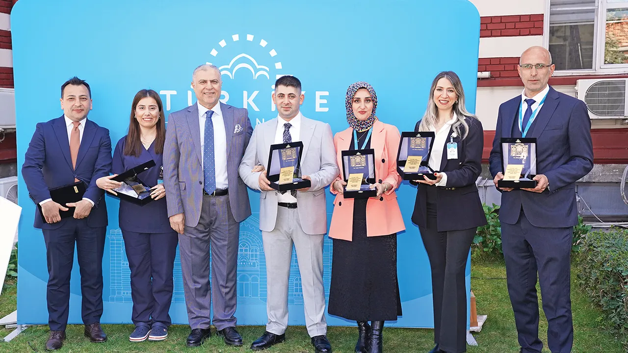 Sağlıkta güvenin adresi, yeni yaşını çalışanlarıyla kutladı: Türkiye Hastanesi 35 yaşında