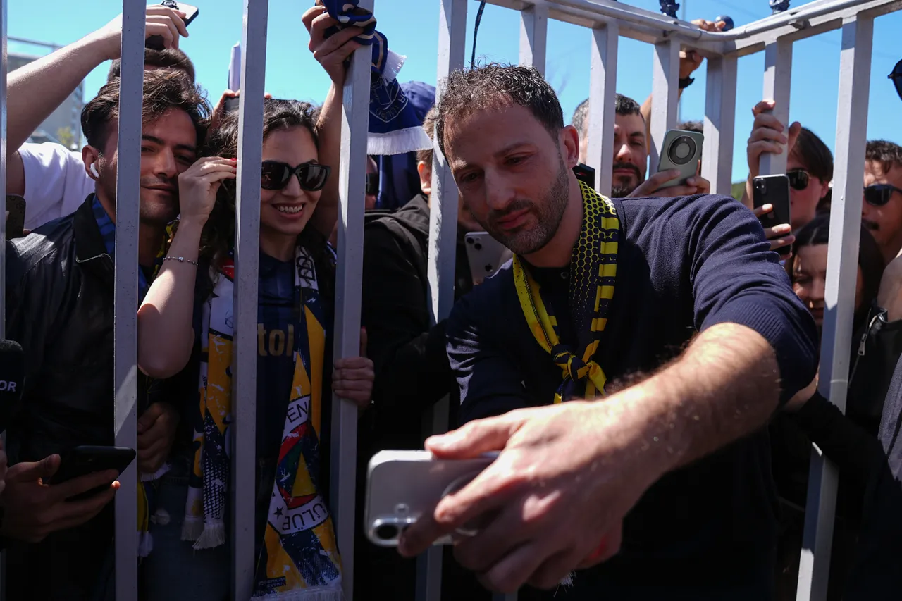 Samandıra’da duygusal veda! Taraftar Domenico Tedesco’yı yalnız bırakmadı