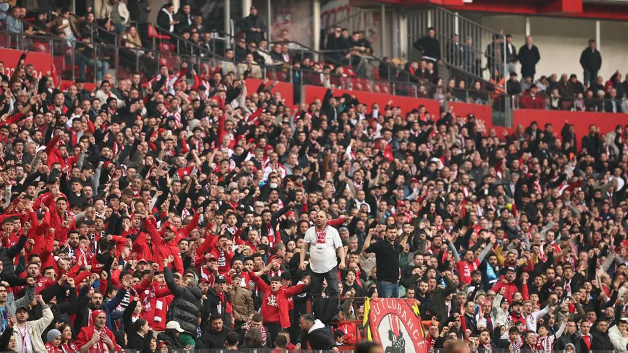 Samsunspor taraftarından PFDK'ya: Üzerimize oynanan oyunların farkındayız!