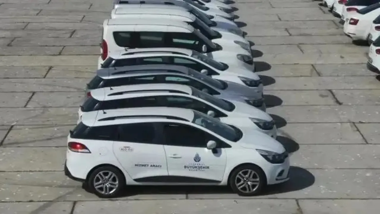 Şov yapmışlardı, İBB’de araç sayısı 4 kat arttı! "Yarısında takip sistemi yok"