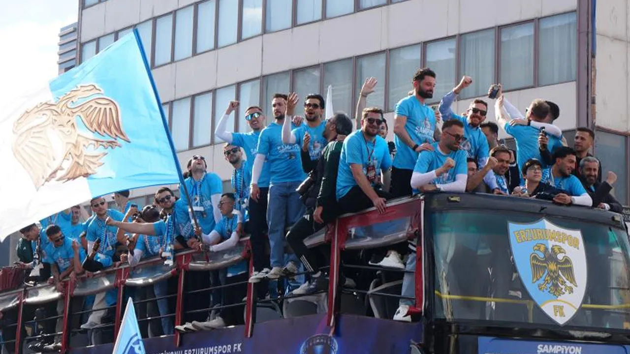 Süper Lig'in yeni ekibi şampiyonluk turu attı