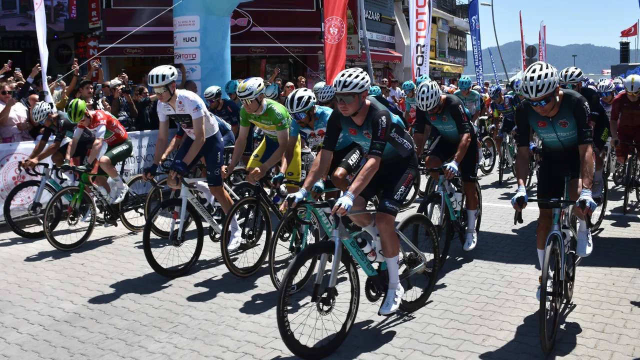 TUR 2026'da 4'üncü gün: Marmaris-Fethiye etabında Aniolkowski rüzgâr gibi