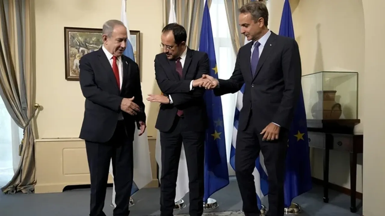 Yunanistan'dan Türkiye itirafı! Savunma Bakanı Dendias 'bütün odağımız Ankara olmamalı' dedi