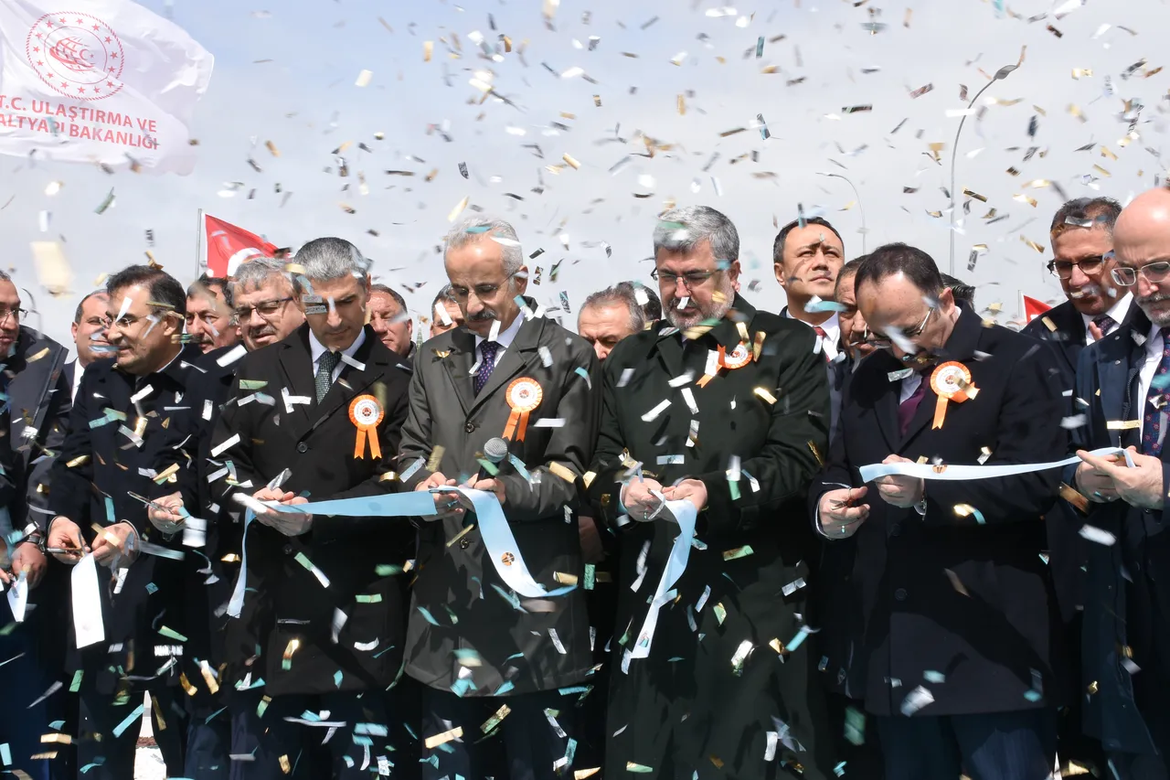 7 köprü, 10 altgeçit, 69 menfezli kapsamlı proje! Seyahat süresini 35 dakikaya düşürecek