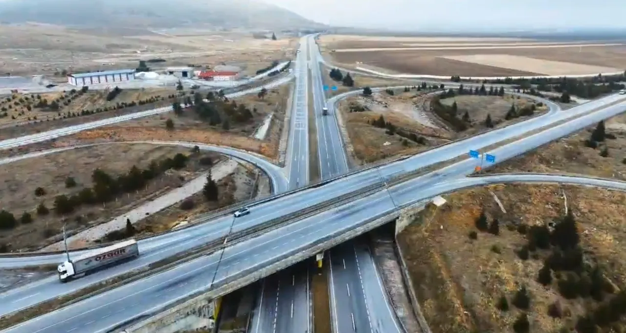 7 köprü, 10 altgeçit, 69 menfezli kapsamlı proje! Seyahat süresini 35 dakikaya düşürecek