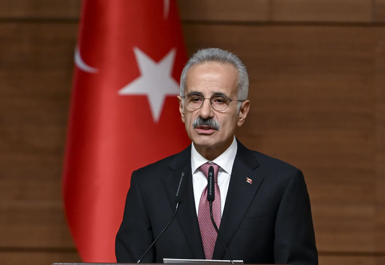 Ulaştırma ve Altyapı Bakanı Abdulkadir Uraloğlu