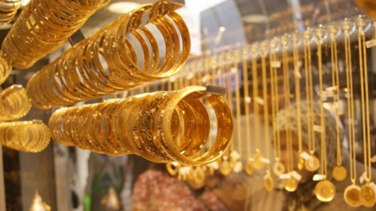 Altın fiyatları manipülasyona açık! İslam Memiş yatırımcıları uyardı