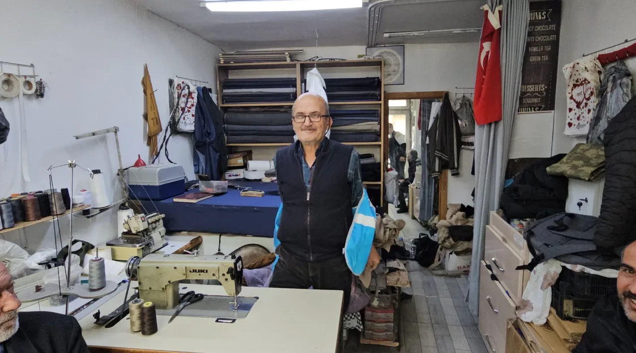 Çırak olarak başladı, yarım asrı devirdi: 52 yıllık terzinin iğneyle dokuduğu hayat