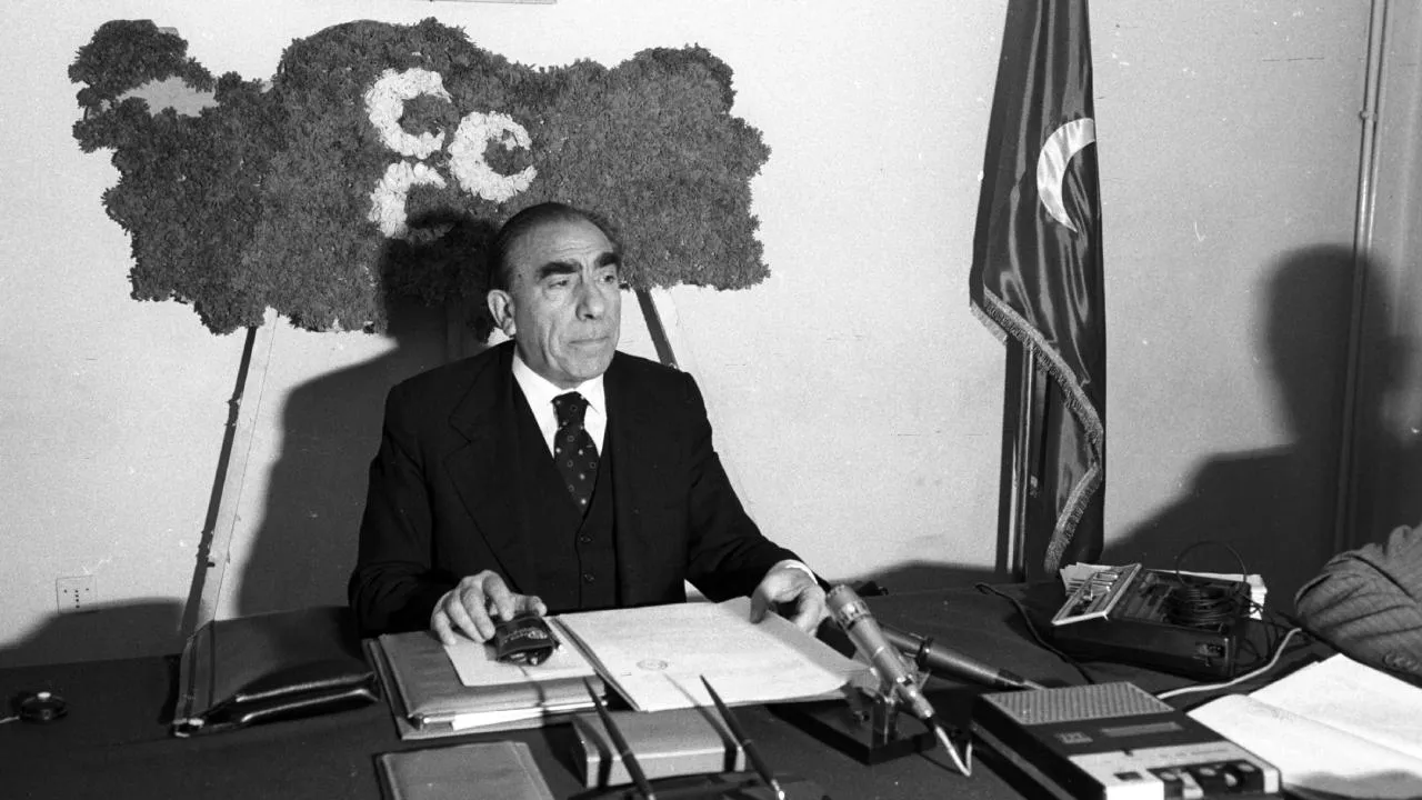 Devlet Bahçeli, vefatının 29. yıl dönümünde Alparslan Türkeş'i andı: Her türlü fitneye karşı çağları aşan bir panzehirdir