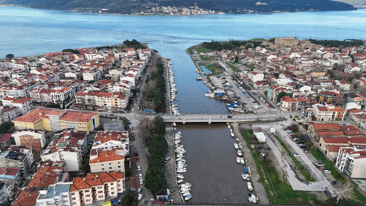 Kritik saatlere girildi! Çanakkale Valiliği’nden 500 binden fazla kişiye acil uyarı: Taşkın riski var uzak durun
