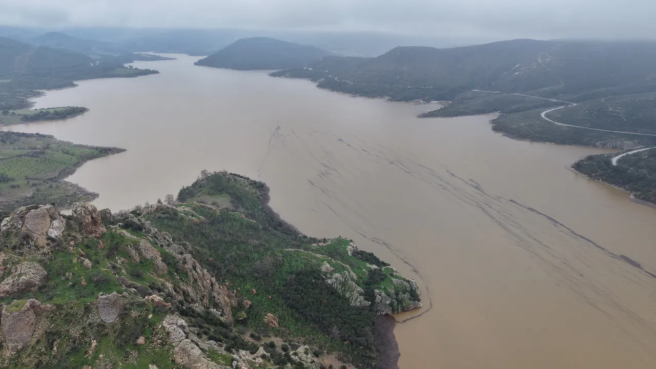 Kritik saatlere girildi! Çanakkale Valiliği’nden 500 binden fazla kişiye acil uyarı: Taşkın riski var uzak durun