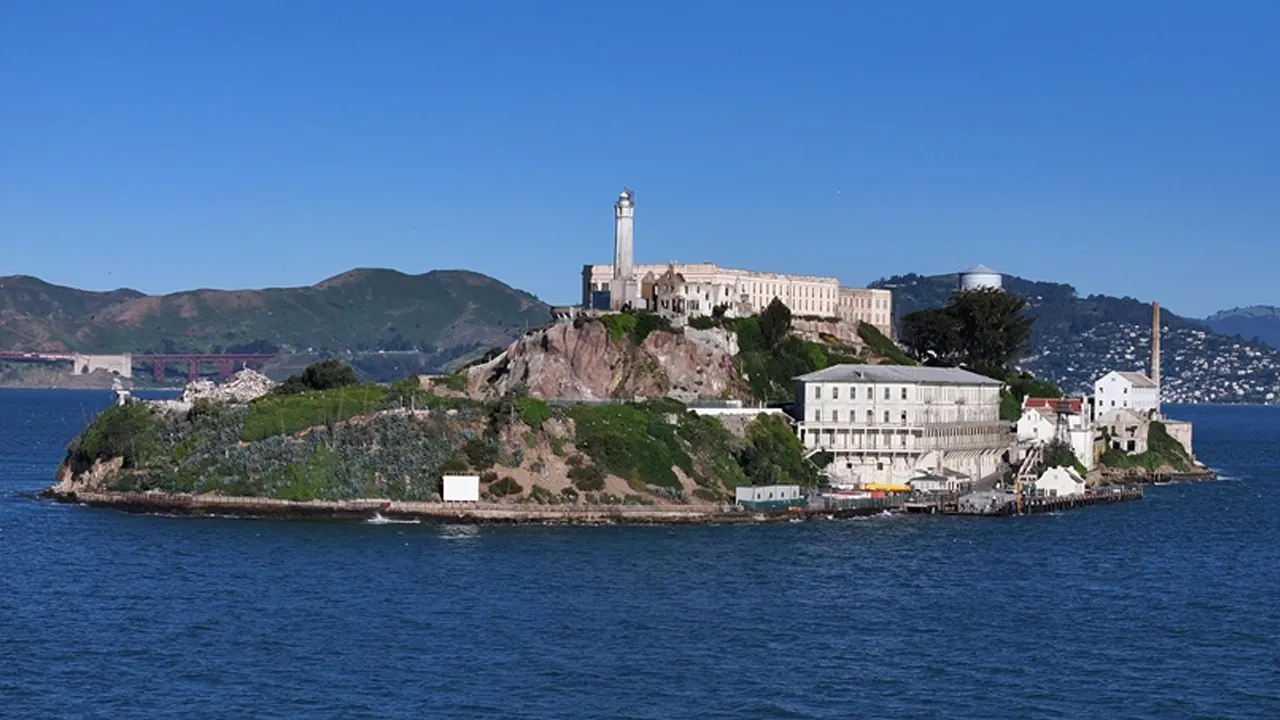 Trump'tan 'Alcatraz' hamlesi! Tarihi ada yeniden hapishane olabilir