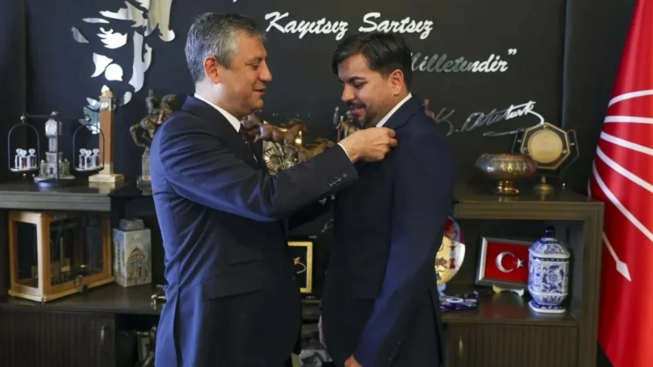 Arif Kocabıyık'ın üyeliği 1 gün sürdü! CHP kapıları kapattı, rozeti geri aldı