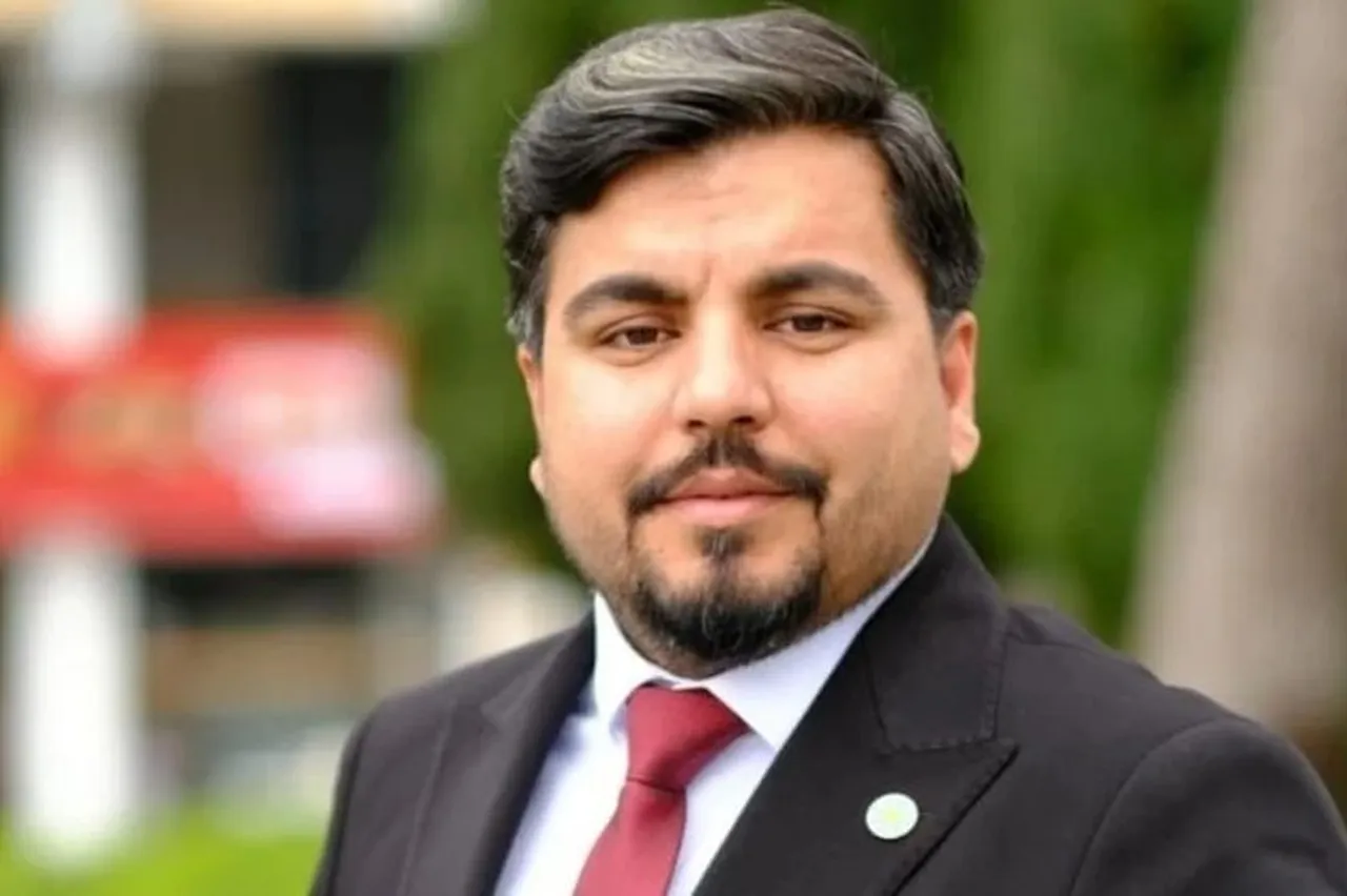 Arif Kocabıyık'ın üyeliği 1 gün sürdü! CHP kapıları kapattı, rozeti geri aldı