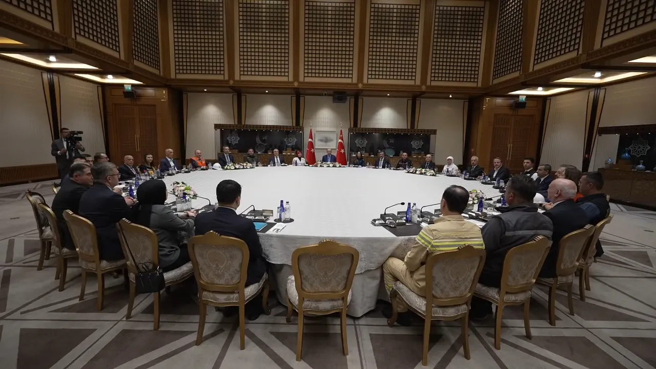 Beştepe'de 1 Mayıs buluşması! Cumhurbaşkanı Erdoğan: İşçinin aleyhine adım atmayız