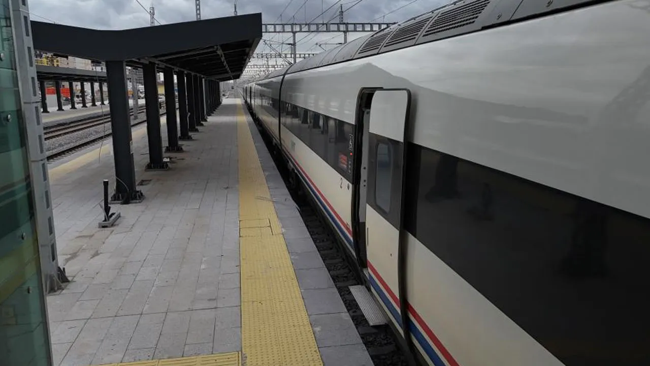 Bir kent daha İstanbul'a komşu oluyor! Hızlı Tren projesinde test sürüşü yapıldı