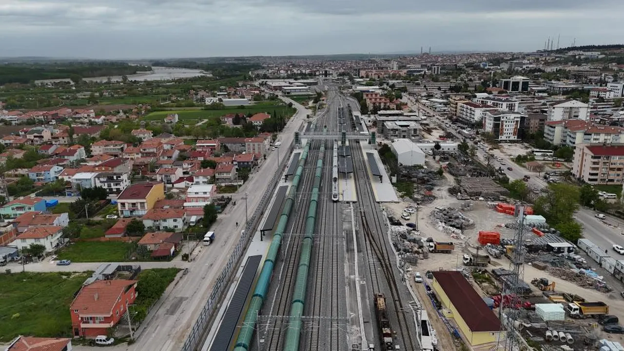 Bir kent daha İstanbul'a komşu oluyor! Hızlı Tren projesinde test sürüşü yapıldı