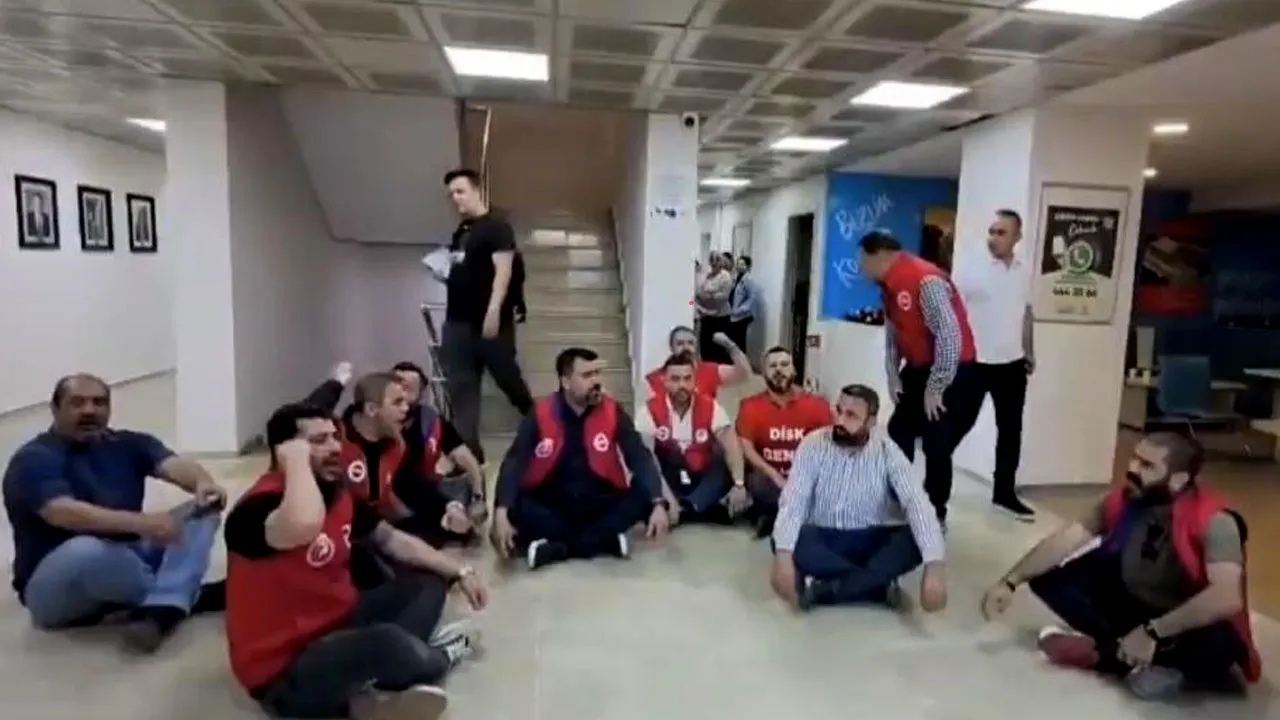 CHP'li Konak Belediyesi'nde eylem! İşçiler isyan etti