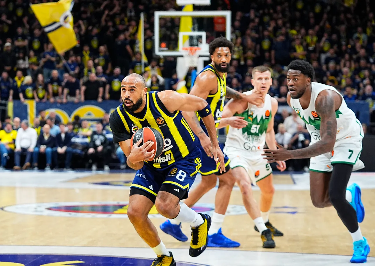 Fenerbahçe Beko, Final Four'a bir adım uzaklıkta! Zalgiris Kaunas bir kez daha devrildi 