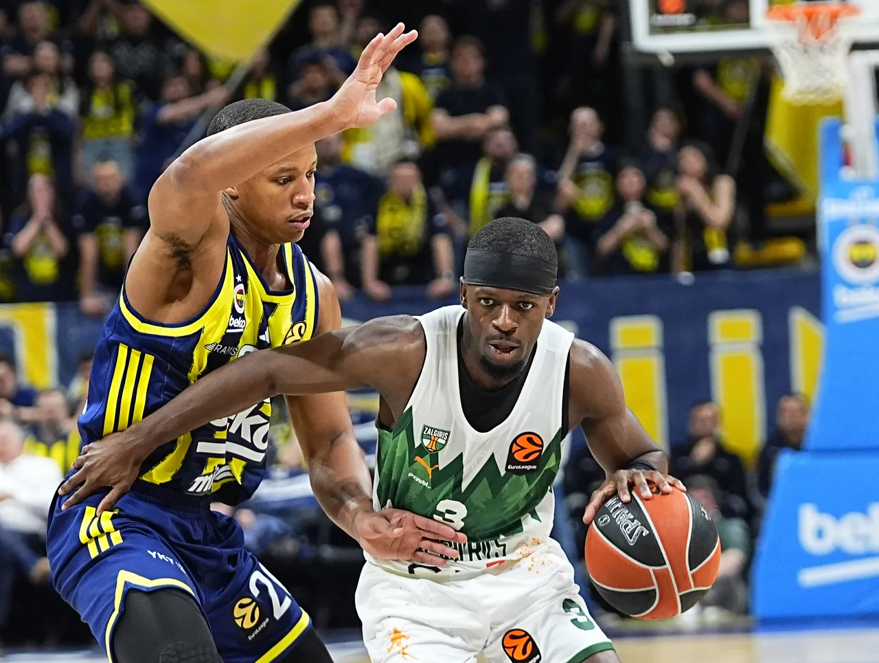Fenerbahçe Beko, Final Four'a bir adım uzaklıkta! Zalgiris Kaunas bir kez daha devrildi