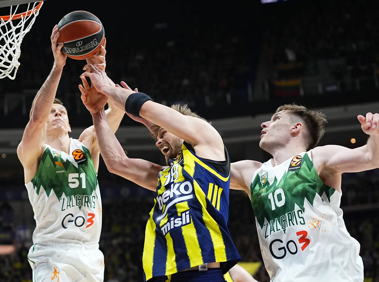 Fenerbahçe Beko, Final Four'a bir adım uzaklıkta! Zalgiris Kaunas bir kez daha devrildi