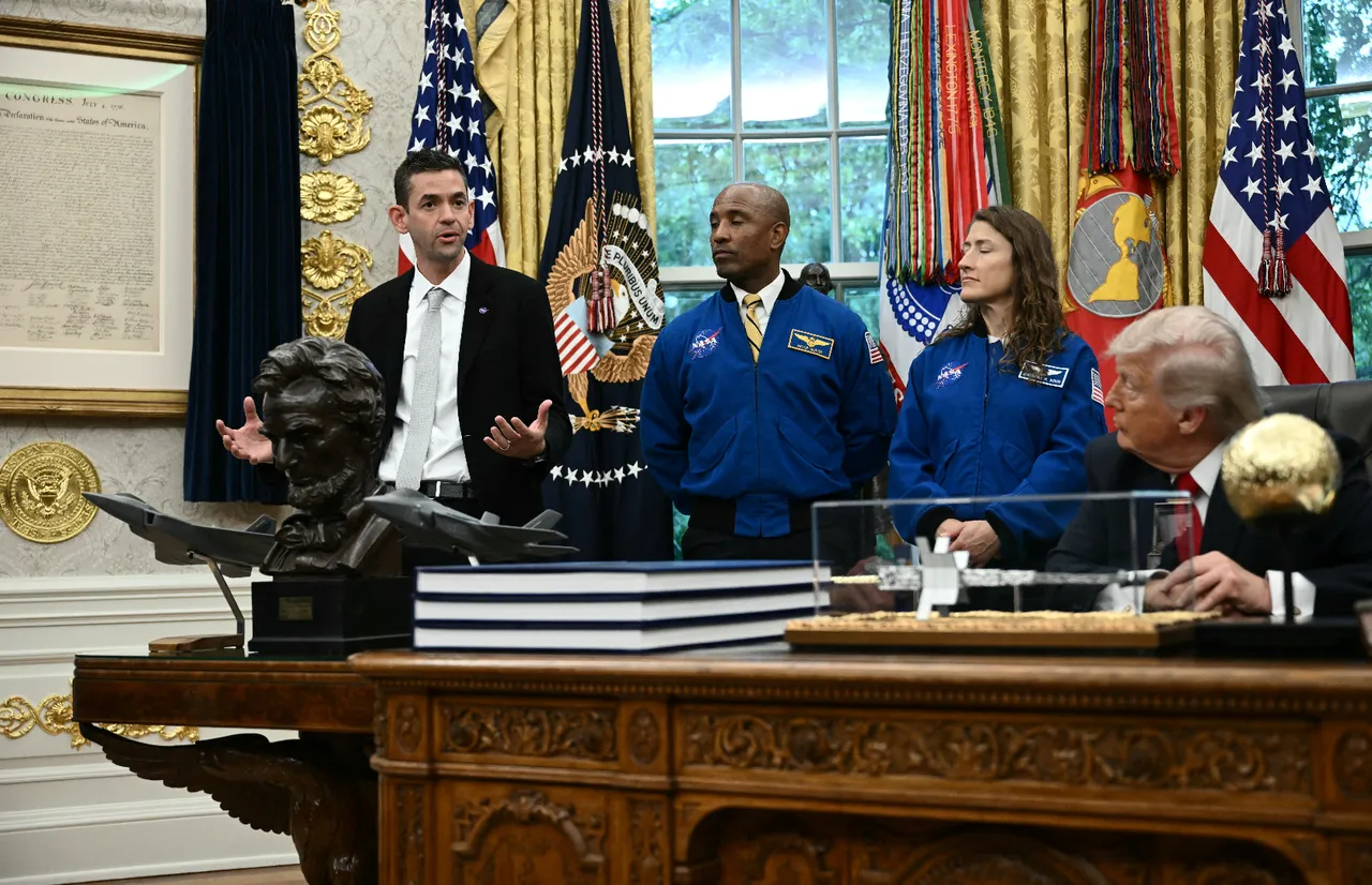 Oval Ofis’te çok konuşulacak diyalog! Trump bu kez NASA yöneticisinin kulaklarını hedef aldı