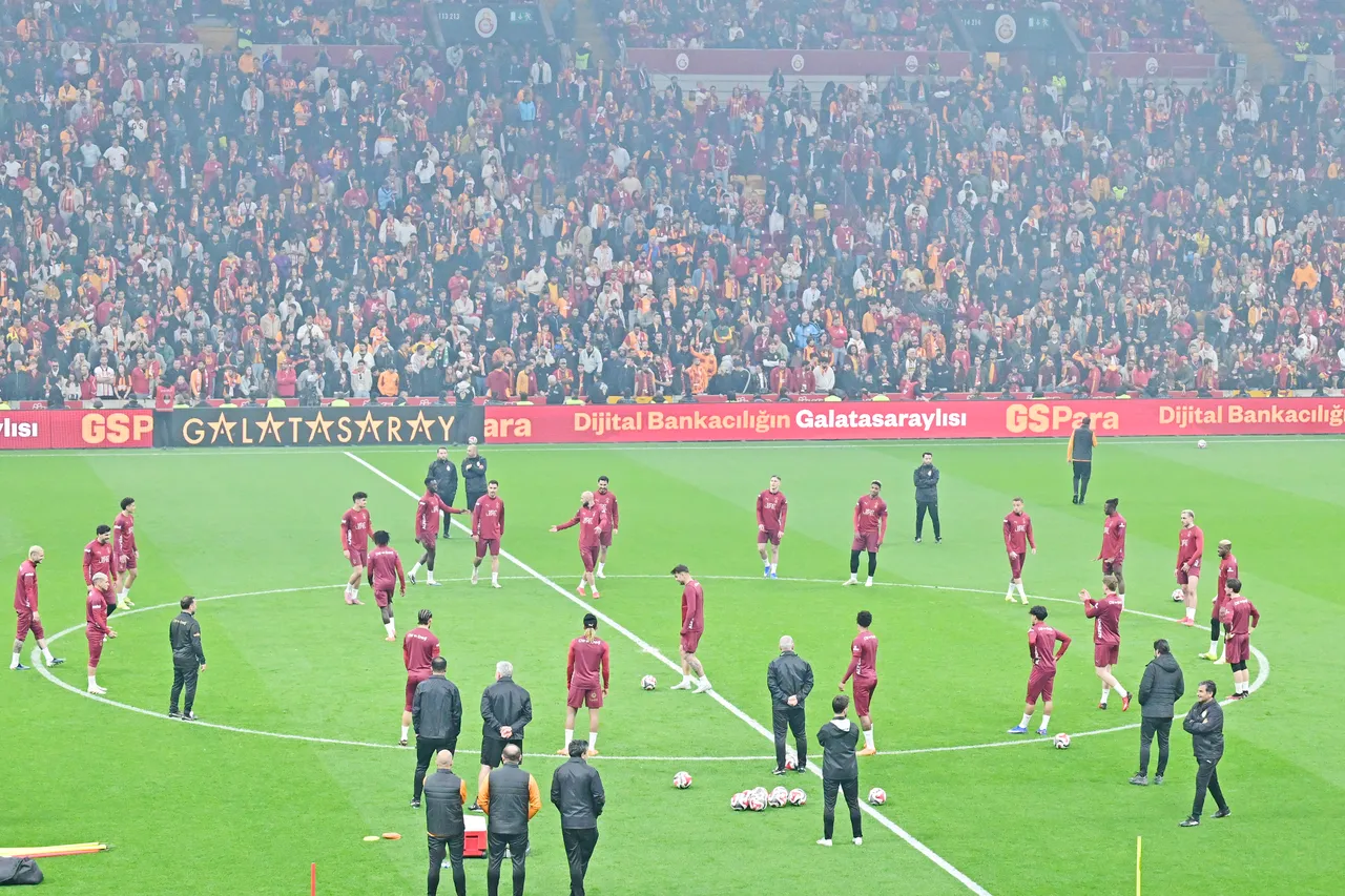 Sarı-kırmızı halı! G.Saray kulübünde herkes 'mutlu son yürüyüşüne' yabancı değil