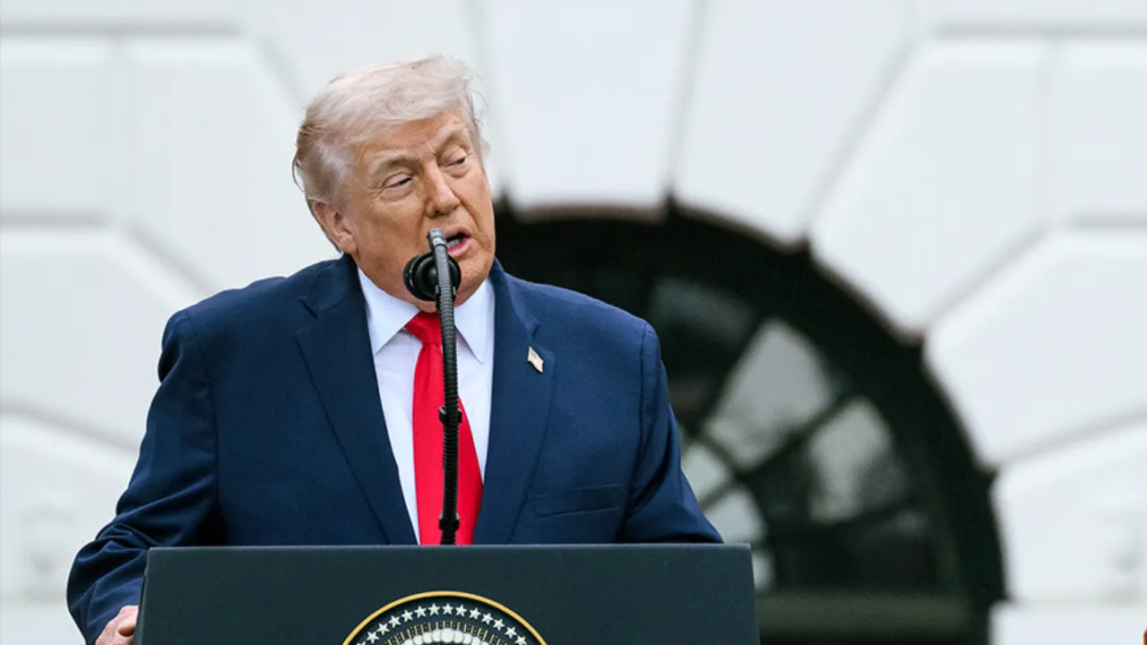 Trump'tan 'İran çöküyor' mesajı: Tahran anlaşmaya varmak için çaresiz