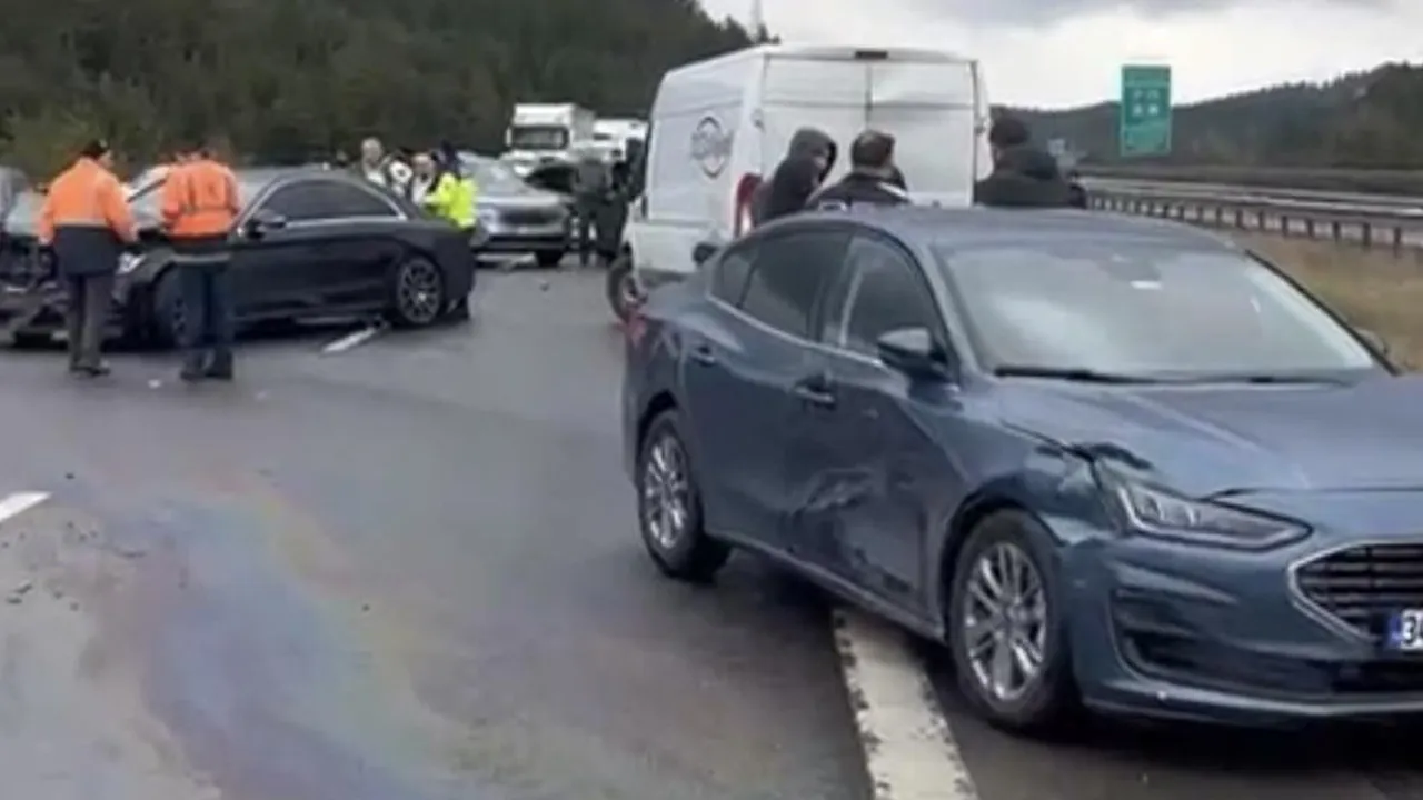 Bolu’da TEM Otoyolu’nda 10 araç birbirine girdi! Yaralılar var