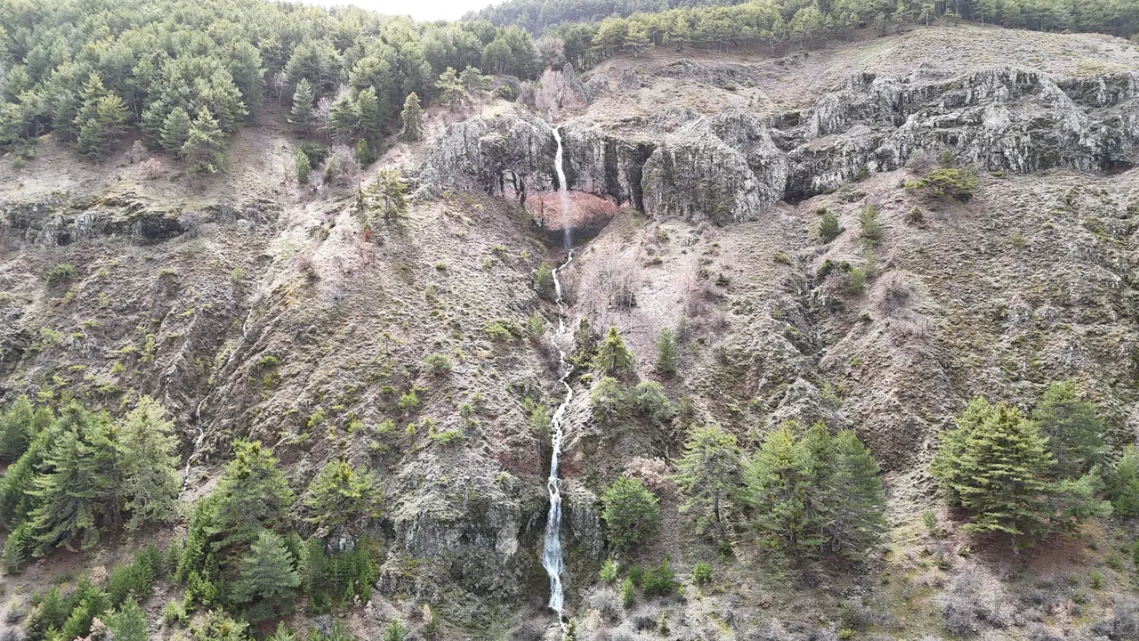 Fotoğraf tutkunlarının yeni adresi: Kurumcu Şelalesi doğaseverleri bekliyor