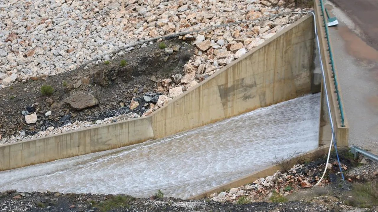 Kozağaç Barajı doldu! Su tahliyesi başladı