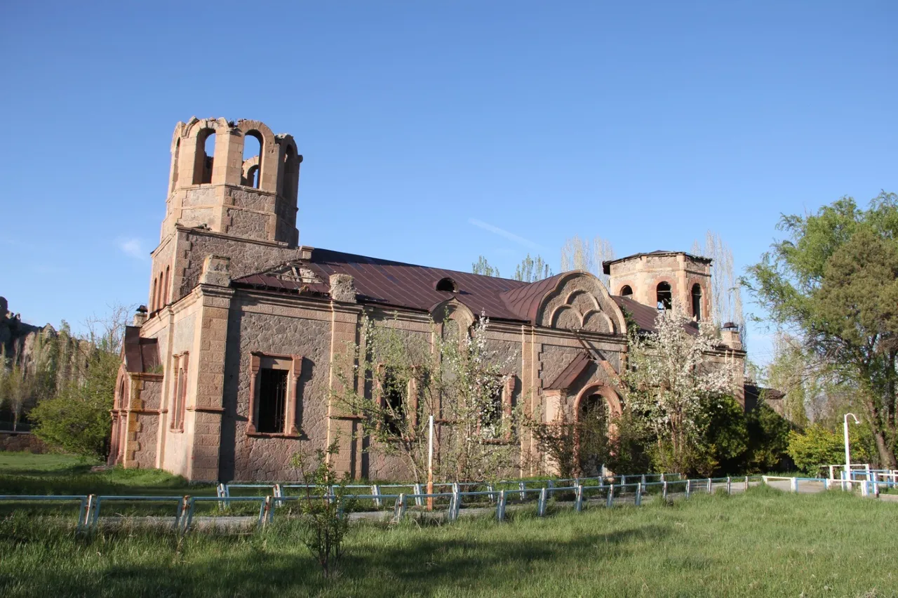Oltu’nun atıl hazinesi canlanıyor: Tarihi yapı sosyal yaşam alanına dönüşüyor