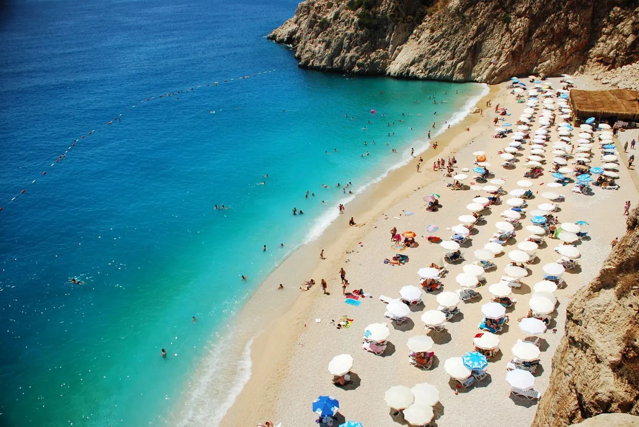 Son 8 yılda turizmde yüzde 109 artış! Akdeniz’e 26,9 milyar liralık yatırım, tesis sayısı 6,5 kat arttı