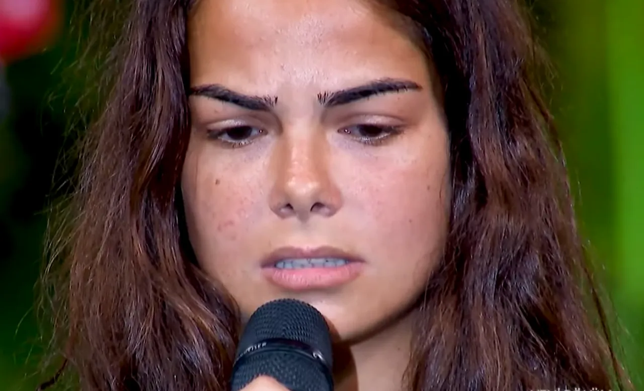 Survivor birleşme partisine Beyzanın  Sen Bir Aysın  performansı damga vurdu! Beyza Gemici kimdir?