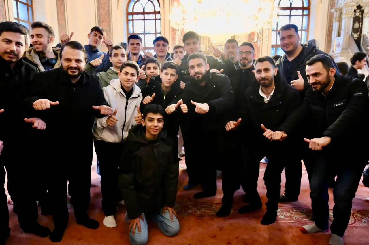 1453 genç Dolmabahçe Camii’nde buluştu! TÜGVA İstanbul’dan dikkat çeken program