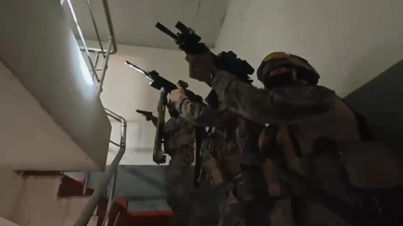 Adana'da büyük uyuşturucu operasyonu: Tonlarcası ele geçirildi