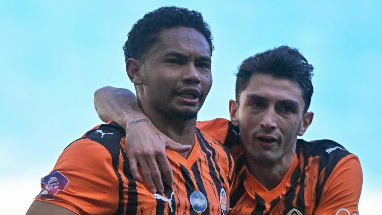 Arda Turan'ın Shakhtar'ı zirveye kuruldu