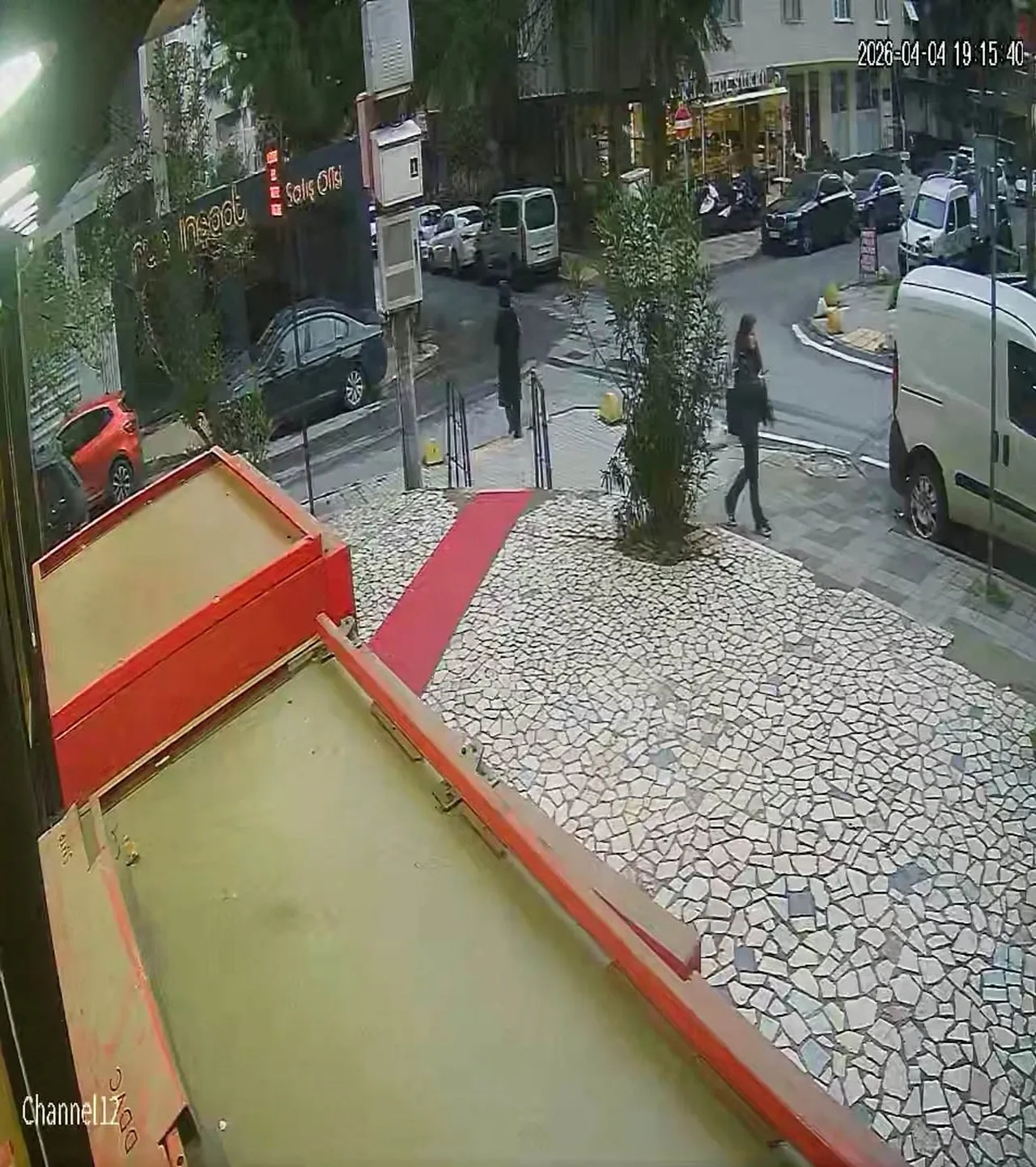 Ataşehirde 14 yaşınki kız çocuğu sırra kadem bastı! Son görüntüsünden başka iz yok