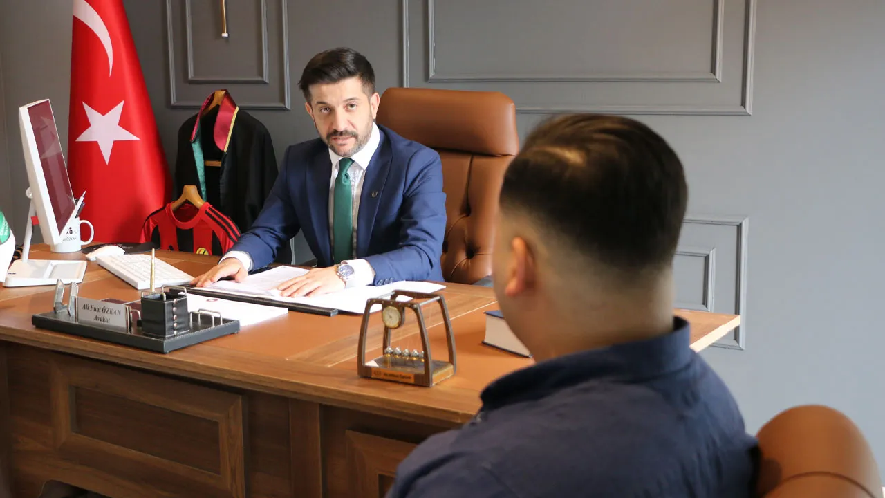 Cezaevi avlusundan adliye koridorlarına! Ali Fuat Özkan’ın ilham veren yolculuğu