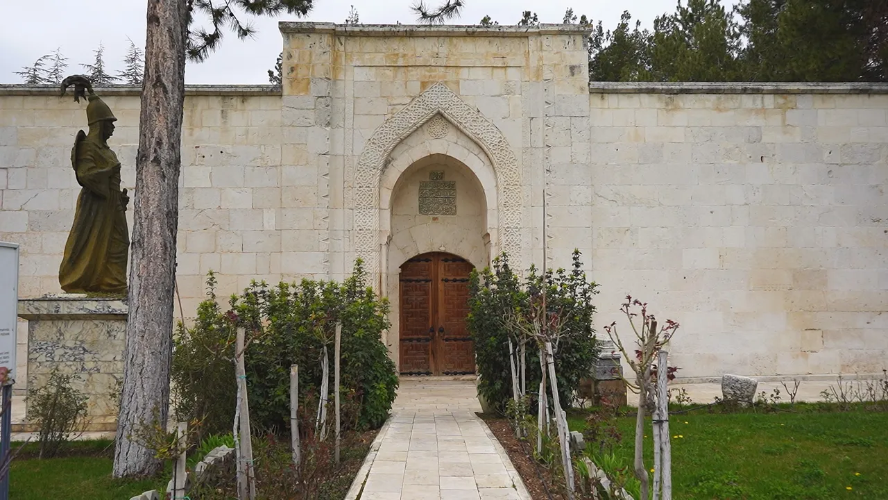 Geçmişten geleceğe bilim köprüsü: Ertokuş Medresesi ziyaretçilerini bekliyor!