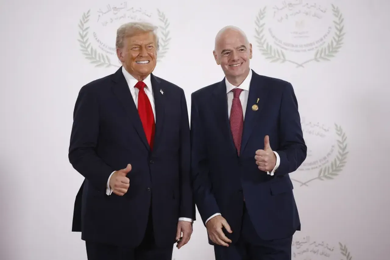 Donald Trump ve Gianni Infantino