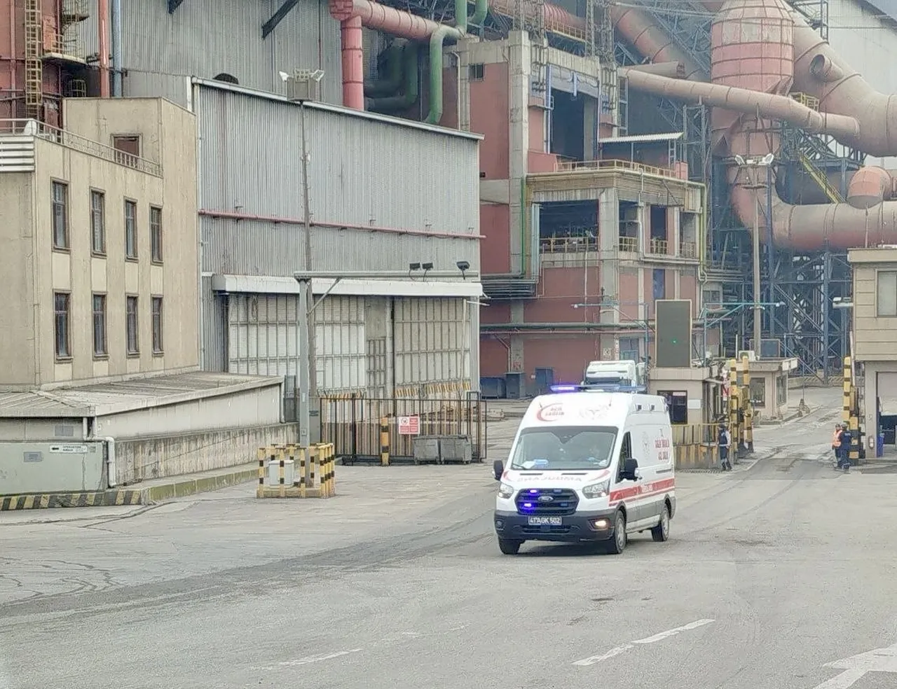 Kocaeli'de fabrikada facia! 10 metre yükseklikten düşen 4 işçiden 3'ü hayatını kaybetti